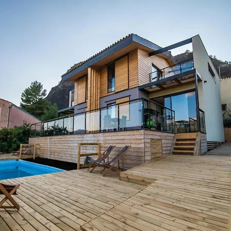 Mountain-view Eco-friendly 펜션 *